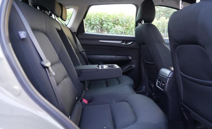 مستعملة Mazda CX-5 شد الوجه الثاني, 2.5 l, 2023 في في أبو ظبي من Advantage Motors، اللون أخضر. مواصفات الخليج | AUTO.AE