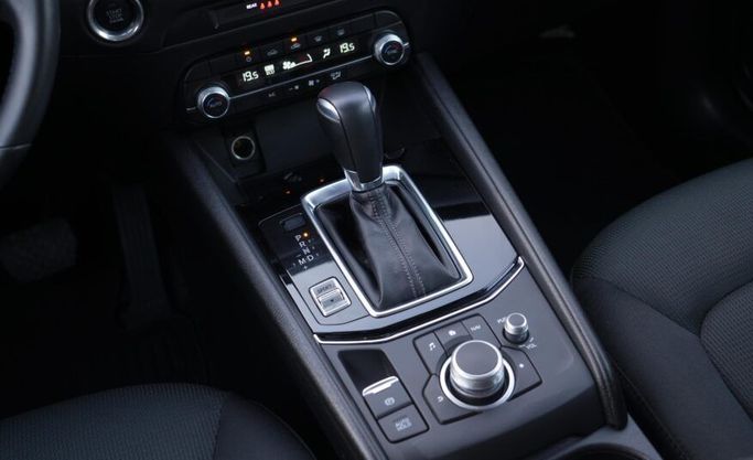 مستعملة Mazda CX-5 شد الوجه الثاني, 2.5 l, 2023 في في أبو ظبي من Advantage Motors، اللون أخضر. مواصفات الخليج | AUTO.AE