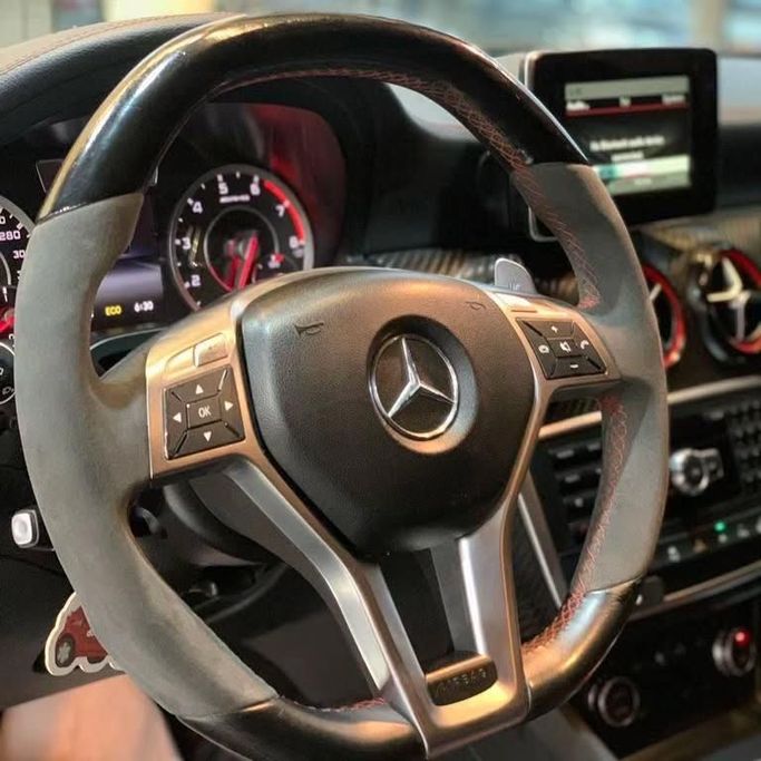 Подержанный Mercedes-Benz A-Class AMG 45 AMG I (W176) Рестайлинг, 2.0 л, 2015 в Абу-Даби от Al Fajr Automobile showroom Черный цвет. GCC | AUTO.AE