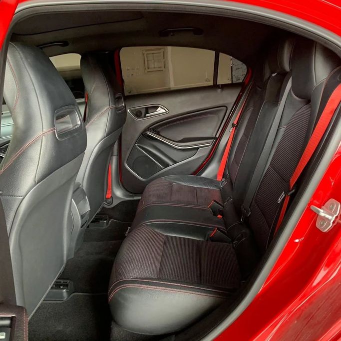 Подержанный Mercedes-Benz A-Class AMG 45 AMG I (W176) Рестайлинг, 2.0 л, 2016 в Абу-Даби от Al Fajr Automobile showroom Красный цвет. GCC | AUTO.AE