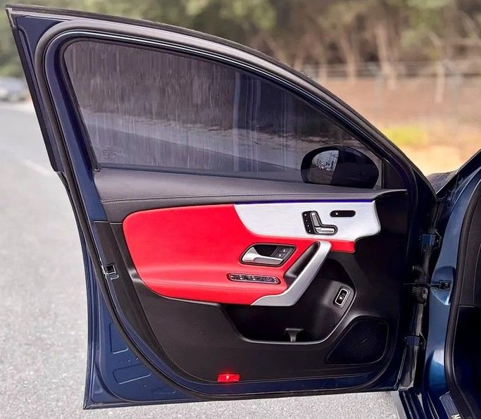 Подержанный Mercedes-Benz A-Class 250 IV (W177), 2.0 л, 2019 в Абу-Даби от Al Waleed Used Cars Синий цвет. GCC | AUTO.AE