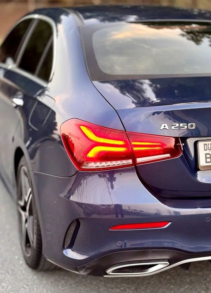 Подержанный Mercedes-Benz A-Class 250 IV (W177), 2.0 л, 2019 в Абу-Даби от Al Waleed Used Cars Синий цвет. GCC | AUTO.AE