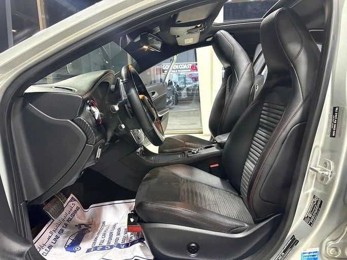 Подержанный Mercedes-Benz A-Class 250 III (W176) Рестайлинг, 2.0 л, 2015 в Абу-Даби от Al Ramz Motors Серебристый цвет. GCC | AUTO.AE