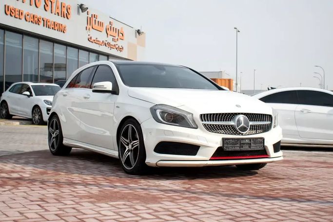 Подержанный Mercedes-Benz A-Class 250 III (W176), 2.0 л, 2015 в Абу-Даби от Crypto Stars Used Cars Trading Белый цвет. GCC | AUTO.AE