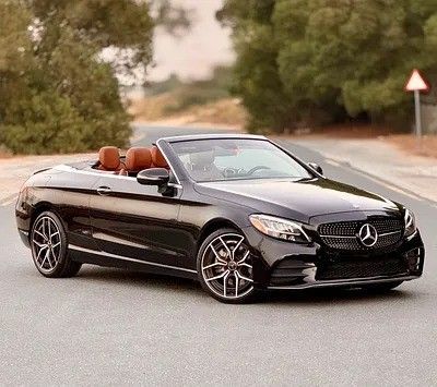 Подержанный Mercedes-Benz C-Class 300 IV (W205) Рестайлинг, 2.0 л, 2019 в Абу-Даби от Al Waleed Used Cars Черный цвет. Американская | AUTO.AE