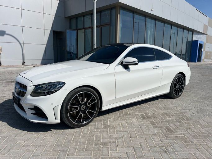 Used Mercedes-Benz C-Class 200 IV (W205) Facelift, 1.5 l, 2021 in Abu Dhabi by Golden coast automobile showroom, White color.  | AUTO.AE