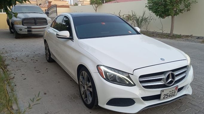 مستعملة Mercedes-Benz C-Class 300 IV (W205), 2.0 l, 2016 في في أبو ظبي، اللون أبيض. المواصفات الأمريكية | AUTO.AE | إعلان #267742