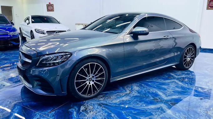 Подержанный Mercedes-Benz C-Class 200 IV (W205) Рестайлинг, 1.5 л, 2020 в ОАЭ, Абу-Даби от Al Fateh Used Automobiles Showroom Серый цвет. GCC | AUTO.AE | Объявление #274306