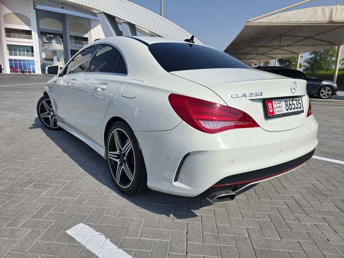 Used Mercedes-Benz CLA 180 I (C117, X117) Facelift, 1.6 l, 2016 in Abu Dhabi, White color. GCC Specs | AUTO.AE