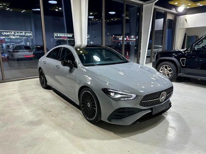 Новый Mercedes-Benz CLA 200 II (C118, X118) Рестайлинг, 1.3 л, 2026 в Абу-Даби от Al Ramz Motors Серый цвет. GCC | AUTO.AE