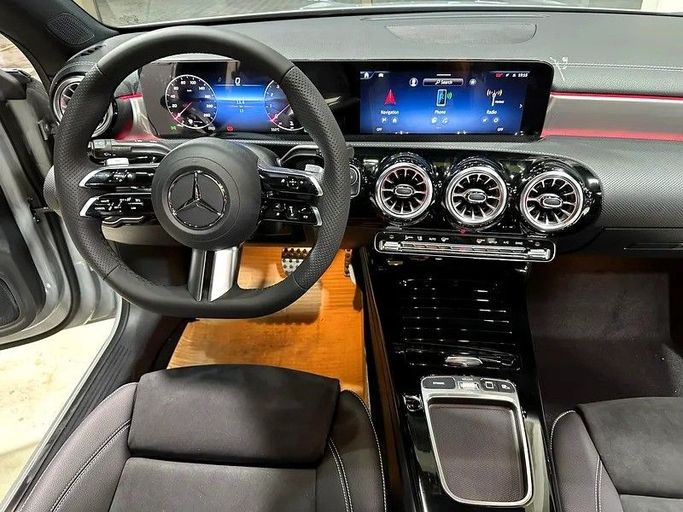 Новый Mercedes-Benz CLA 200 II (C118, X118) Рестайлинг, 1.3 л, 2026 в Абу-Даби от Al Ramz Motors Серый цвет. GCC | AUTO.AE