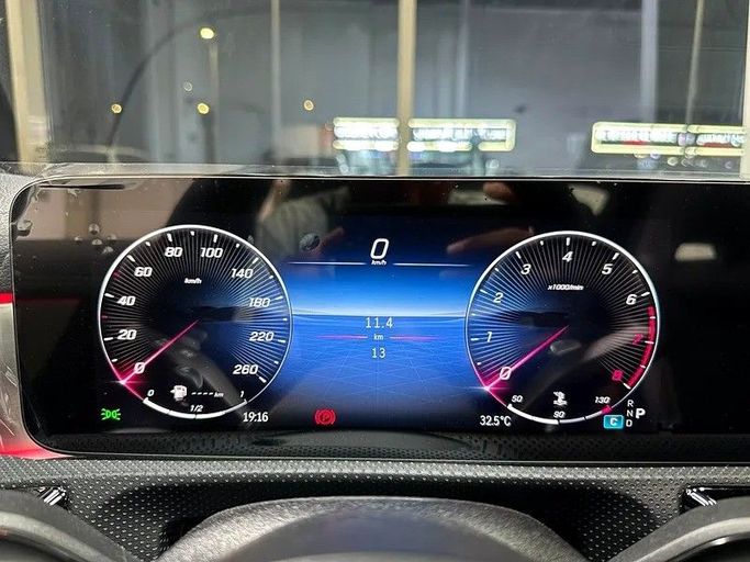 Новый Mercedes-Benz CLA 200 II (C118, X118) Рестайлинг, 1.3 л, 2026 в Абу-Даби от Al Ramz Motors Серый цвет. GCC | AUTO.AE