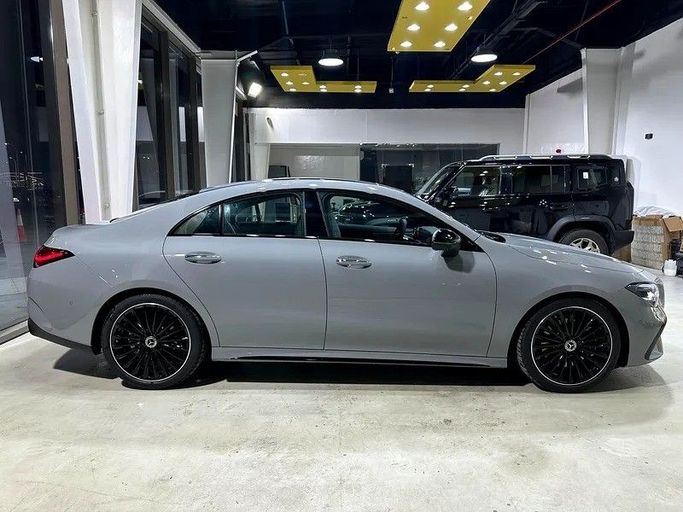 Новый Mercedes-Benz CLA 200 II (C118, X118) Рестайлинг, 1.3 л, 2026 в Абу-Даби от Al Ramz Motors Серый цвет. GCC | AUTO.AE