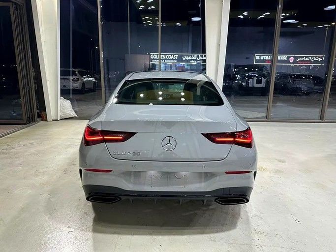 Новый Mercedes-Benz CLA 200 II (C118, X118) Рестайлинг, 1.3 л, 2026 в Абу-Даби от Al Ramz Motors Серый цвет. GCC | AUTO.AE