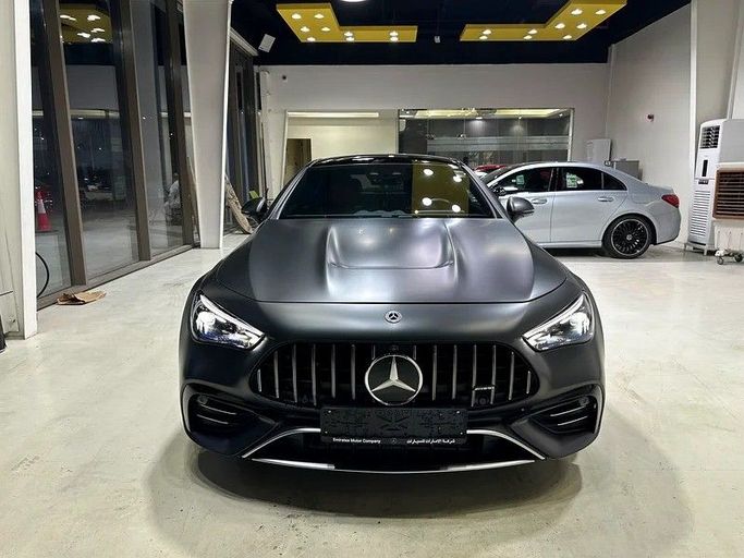 Подержанный Mercedes-Benz CLE AMG 450, 3.0 л, 2024 в Абу-Даби от Al Ramz Motors Черный цвет. GCC | AUTO.AE