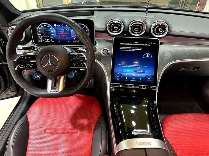 Подержанный Mercedes-Benz CLE AMG 450, 3.0 л, 2024 в Абу-Даби от Al Ramz Motors Черный цвет. GCC | AUTO.AE