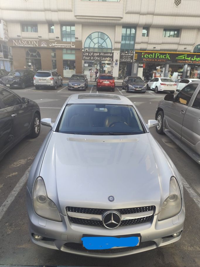 Подержанный Mercedes-Benz CLS 350 II (C218), 3.5 л, 2010 в Абу-Даби Серебристый цвет. GCC | AUTO.AE