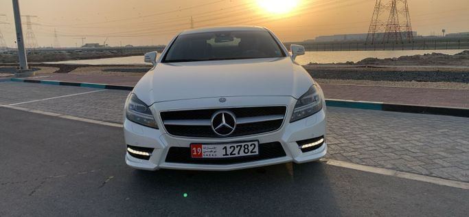 مستعملة Mercedes-Benz CLS 500 II (C218), 4.7 l, 2012 في في أبو ظبي، اللون أبيض. مواصفات الخليج | AUTO.AE | إعلان #252153