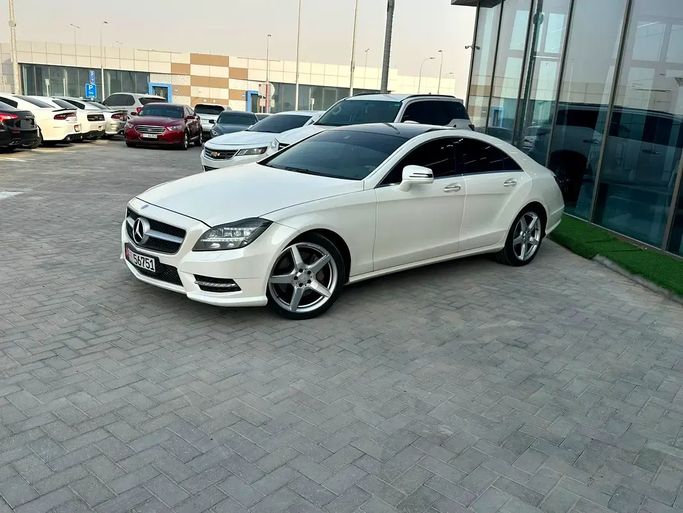 مستعملة Mercedes-Benz CLS 350 II (C218), 3.5 l, 2014 في في الإمارات, أبوظبي من F1 Lebanon vehicle Trading، اللون أبيض. مواصفات الخليج | AUTO.AE | إعلان #275657