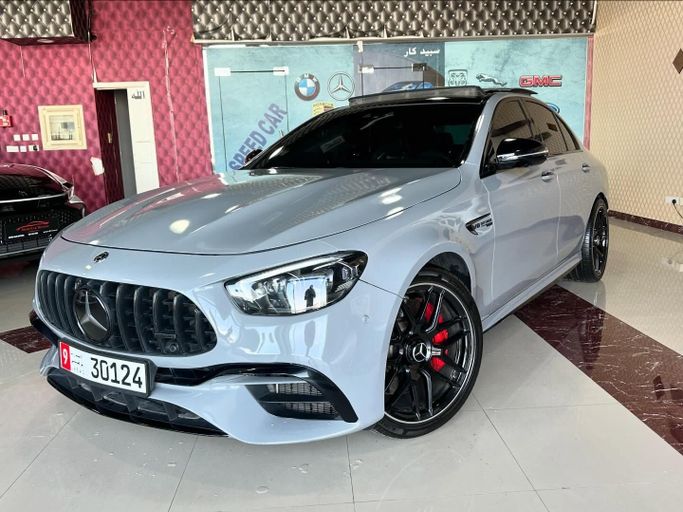 Подержанный Mercedes-Benz E-Class AMG 63 AMG V (W213) Рестайлинг, 4.0 л, 2021 в Абу-Даби от Speed Car Motors Белый цвет.  | AUTO.AE