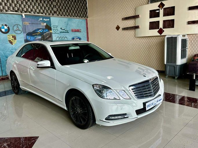 Used Mercedes-Benz E-Class 300 IV (W212, S212, C207), 3.5 l, 2011 in Abu Dhabi by Speed Car Motors, White color.  | AUTO.AE