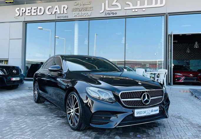Подержанный Mercedes-Benz E-Class 200 V (W213, S213, C238), 2.0 л, 2017 в Абу-Даби от Speed Car Motors Черный цвет. GCC | AUTO.AE