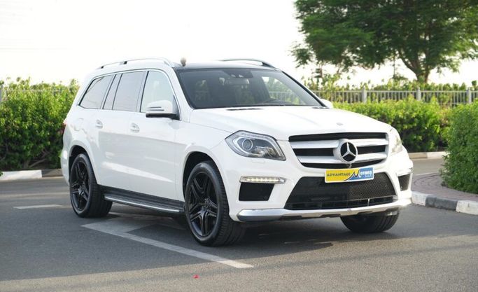 Подержанный Mercedes-Benz GL-Class 550 II (X166), 4.7 л, 2015 в Абу-Даби от Advantage Motors Белый цвет. GCC | AUTO.AE