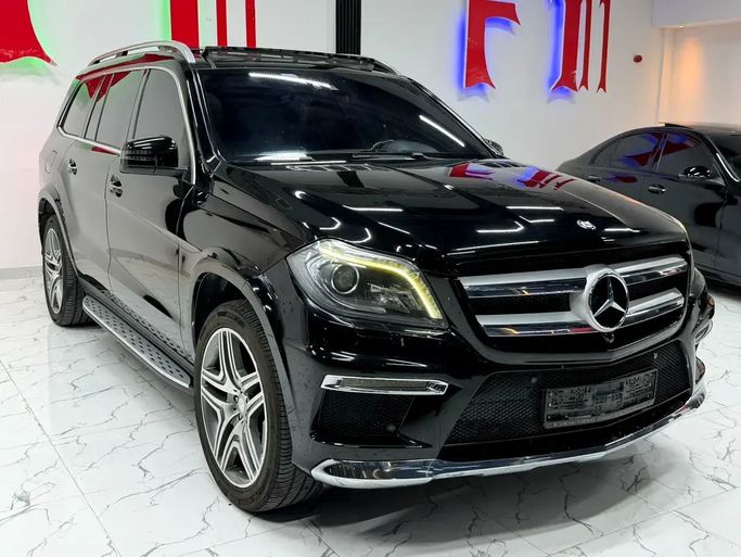 مستعملة Mercedes-Benz GL-Class 500 II (X166), 4.7 l, 2015 في في الإمارات, أبوظبي من F1 Lebanon vehicle Trading، اللون أسود. مواصفات الخليج | AUTO.AE | إعلان #275659