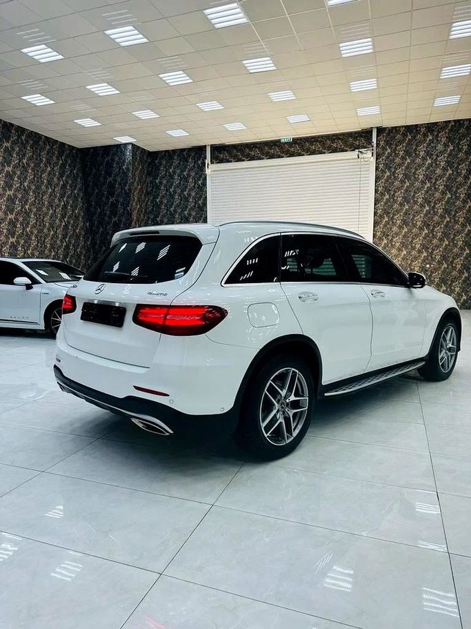 Used Mercedes-Benz GLC 250 I (X253), 2.0 l, 2018 in Abu Dhabi by Al Asad Automobile Showroom, White color. GCC Specs | AUTO.AE