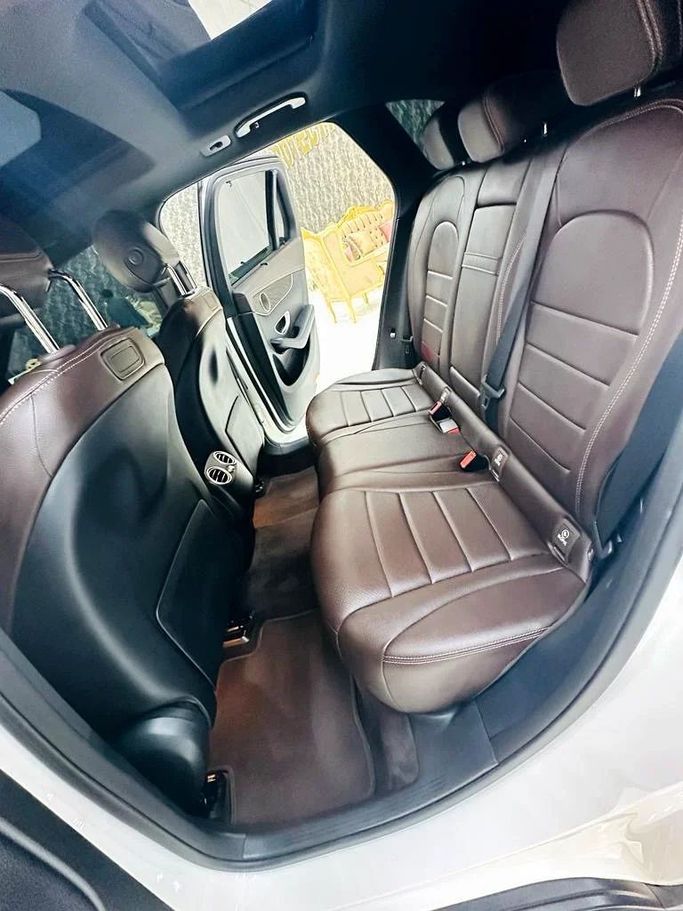 Used Mercedes-Benz GLC 250 I (X253), 2.0 l, 2018 in Abu Dhabi by Al Asad Automobile Showroom, White color. GCC Specs | AUTO.AE