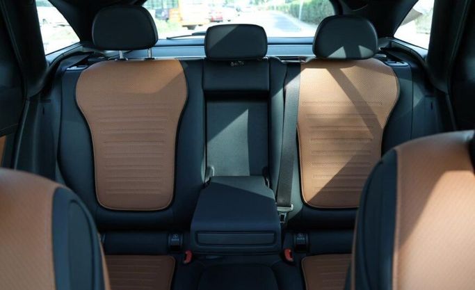 Used Mercedes-Benz GLC 200 II (X254), 2.0 l, 2024 in Abu Dhabi by Advantage Motors, Navy Blue color. GCC Specs | AUTO.AE