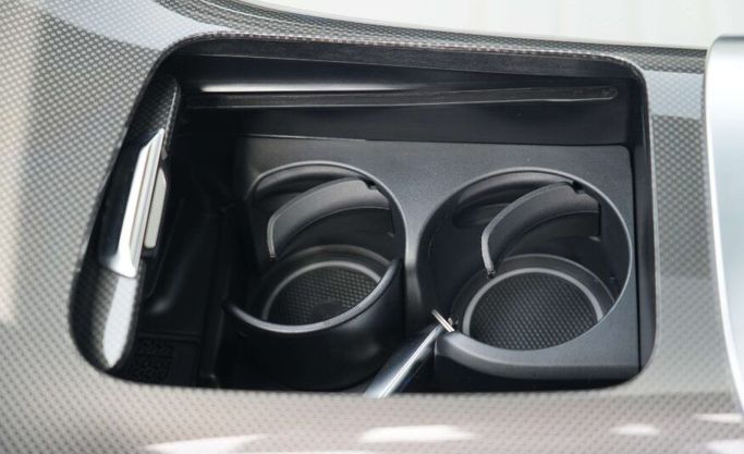 Подержанный Mercedes-Benz GLC 200 II (X254), 2.0 л, 2024 в Абу-Даби от Advantage Motors Черный цвет. GCC | AUTO.AE