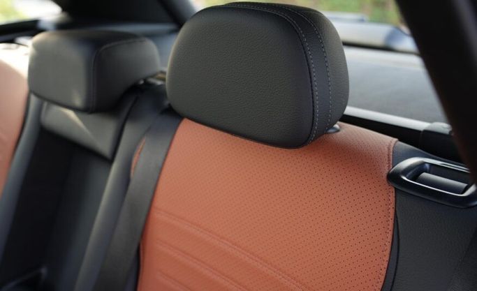 Подержанный Mercedes-Benz GLC 200 II (X254), 2.0 л, 2024 в Абу-Даби от Advantage Motors Белый цвет. GCC | AUTO.AE