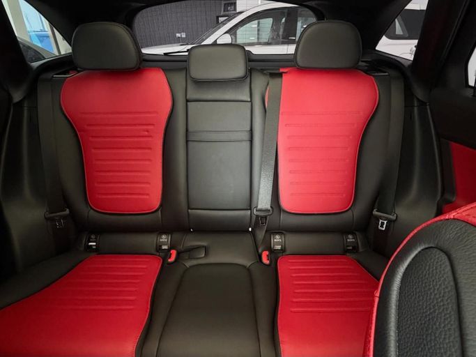 Подержанный Mercedes-Benz GLC 200 II (X254), 2.0 л, 2025 в Абу-Даби от Speed Car Motors Белый цвет.  | AUTO.AE