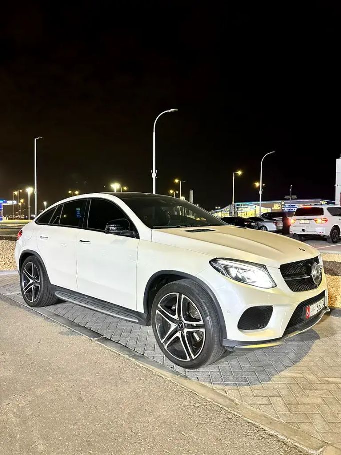 مستعملة Mercedes-Benz GLE Coupe AMG 43 AMG ط (C292), 3.0 l, 2017 في في أبو ظبي من Al saada cars exibition، اللون أبيض. مواصفات الخليج | AUTO.AE