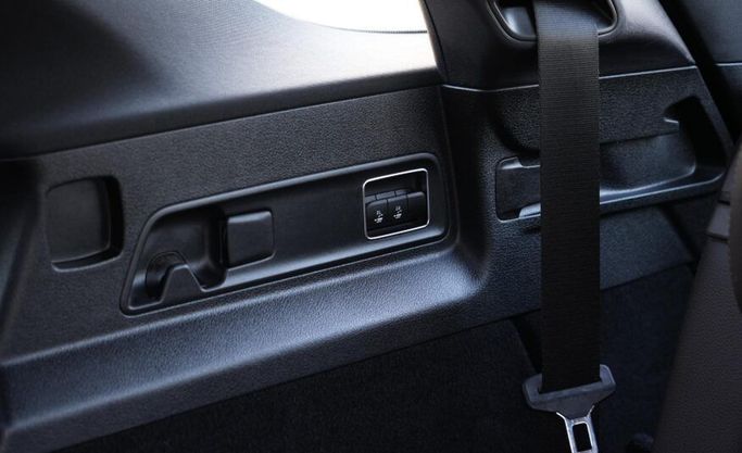 Подержанный Mercedes-Benz GLE 450 II (V167) Рестайлинг, 3.0 л, 2023 в Абу-Даби от Advantage Motors Белый цвет. GCC | AUTO.AE