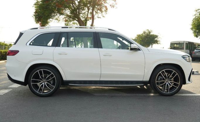 Used Mercedes-Benz GLS 450 II (X167), 3.0 l, 2024 in Abu Dhabi by Advantage Motors, White color. GCC Specs | AUTO.AE