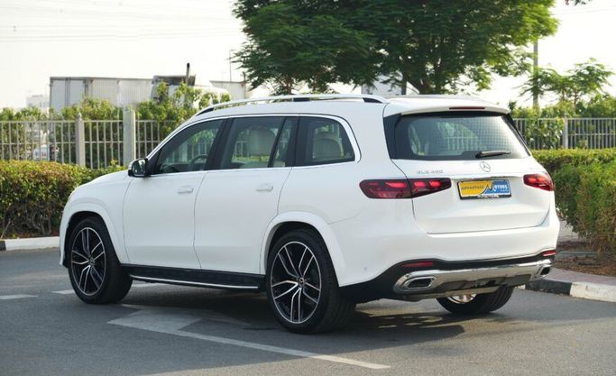 Used Mercedes-Benz GLS 450 II (X167), 3.0 l, 2024 in Abu Dhabi by Advantage Motors, White color. GCC Specs | AUTO.AE
