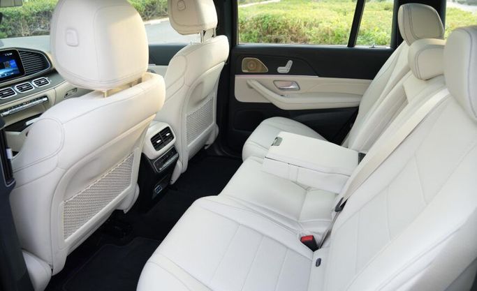 Used Mercedes-Benz GLS 450 II (X167) Facelift, 3.0 l, 2024 in Abu Dhabi by Advantage Motors, Black color. GCC Specs | AUTO.AE