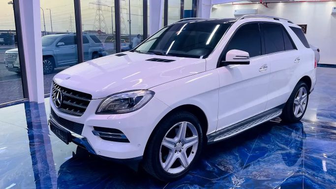 Подержанный Mercedes-Benz M-Class 400 III (W166), 3.0 л, 2015 в ОАЭ, Абу-Даби от Al Fateh Used Automobiles Showroom Белый цвет. GCC | AUTO.AE | Объявление #274308