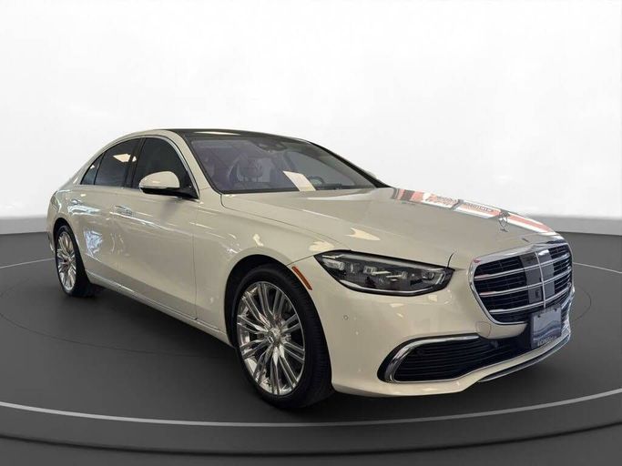 Used Mercedes-Benz S-Class 500 4MATIC VII (W223), 3.0 l, 2022 in Abu Dhabi, White color. Canadian Specs | AUTO.AE