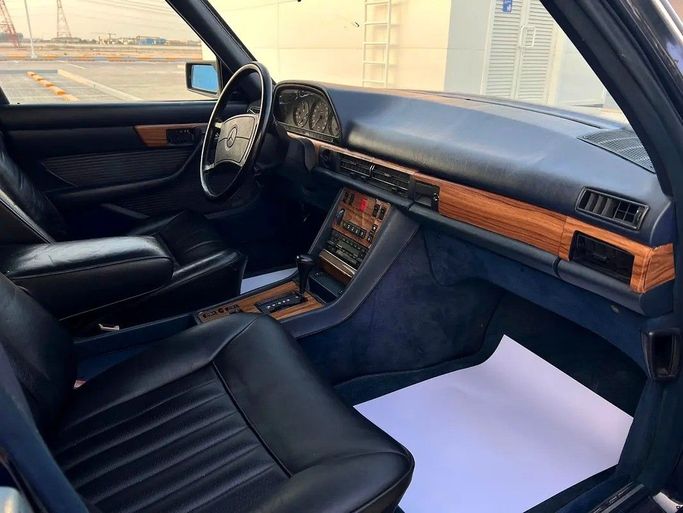 Used Mercedes-Benz S-Class 560 II (W126) Facelift, 5.5 l, 1988 in Abu Dhabi by Edition One Motors, Black color. Japanese Specs | AUTO.AE