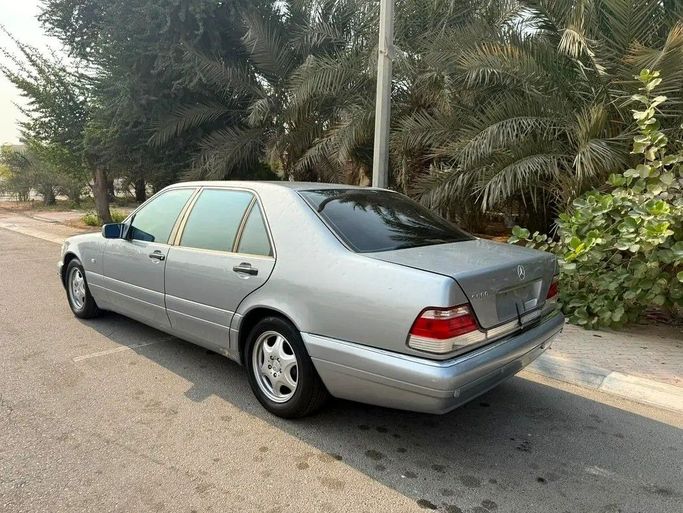 Used Mercedes-Benz S-Class 500 III (W140) Facelift, 5.0 l, 1996 in Abu Dhabi by Edition One Motors, Silver color. European Specs | AUTO.AE