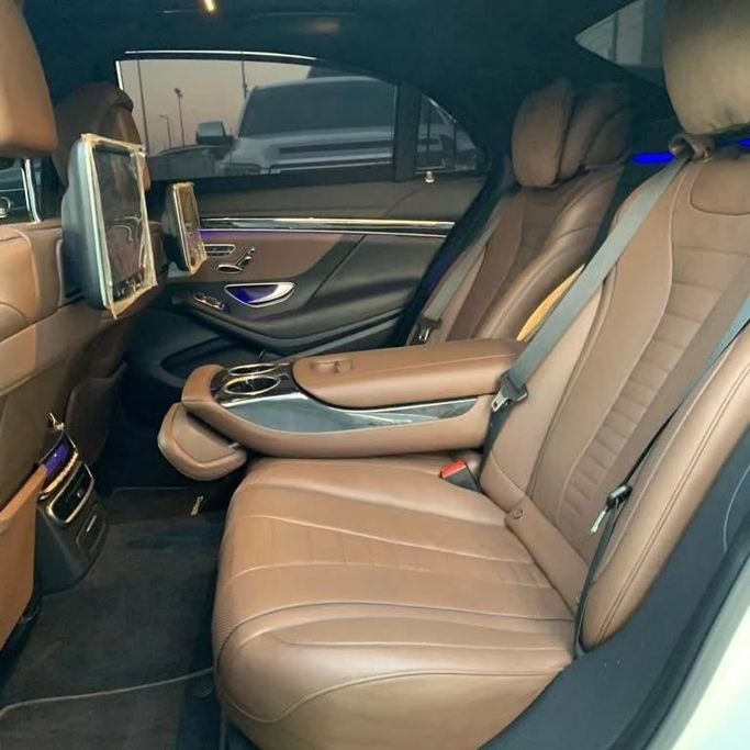 Подержанный Mercedes-Benz S-Class 500 VI (W222, C217), 4.7 л, 2014 в Абу-Даби от Al Fajr Automobile showroom Белый цвет. GCC | AUTO.AE