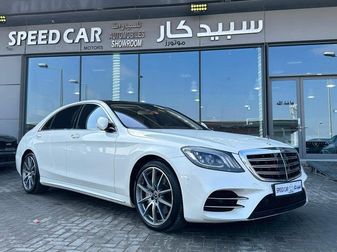Подержанный Mercedes-Benz S-Class 560 VI (W222, C217) Рестайлинг, 4.0 л, 2018 в Абу-Даби от Speed Car Motors Белый цвет.  | AUTO.AE