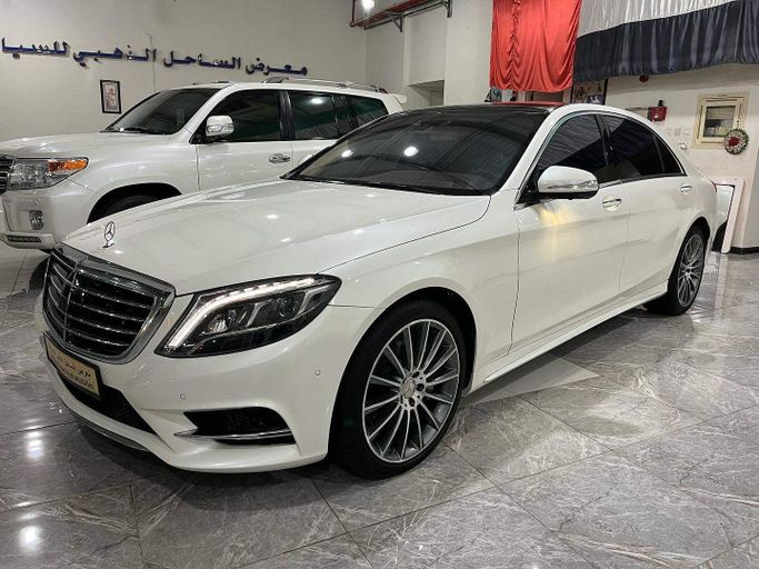 Used Mercedes-Benz S-Class 500 VI (W222, C217) Facelift, 3.0 l, 2017 in Abu Dhabi by Golden coast automobile showroom, White color. GCC Specs | AUTO.AE