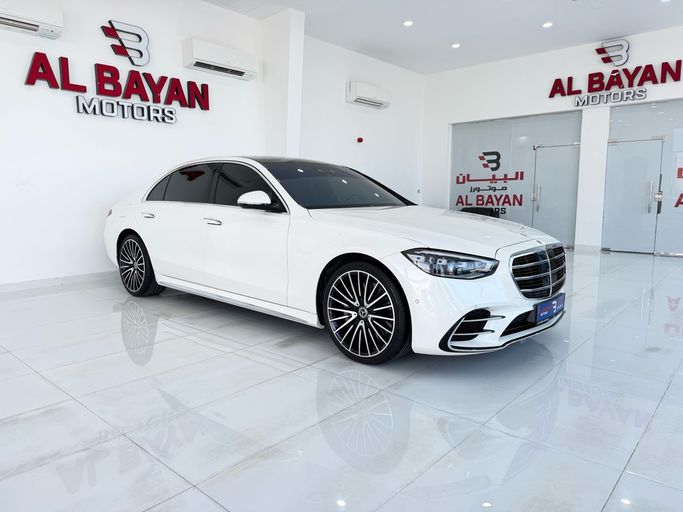 مستعملة ⁦Mercedes-Benz S-Class 580 4MATIC سابعاً (W223)، 4.0 l، 2023⁩ في في الإمارات, أبوظبي من Al Bayan Motors، اللون أبيض. مواصفات الخليج | AUTO.AE | إعلان #288719