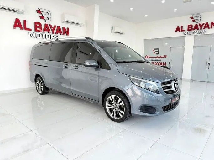 Used Mercedes-Benz V-Class 250 III (W447), 2.0 l, 2018 in Abu Dhabi by Al Bayan Motors, Grey color. GCC Specs | AUTO.AE