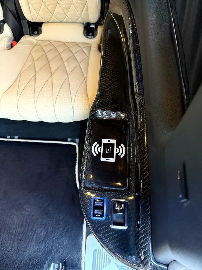 Used Mercedes-Benz V-Class 250 III (W447) Facelift, 2.0 l, 2022 in Abu Dhabi by Al Bayan Motors, Black color. GCC Specs | AUTO.AE