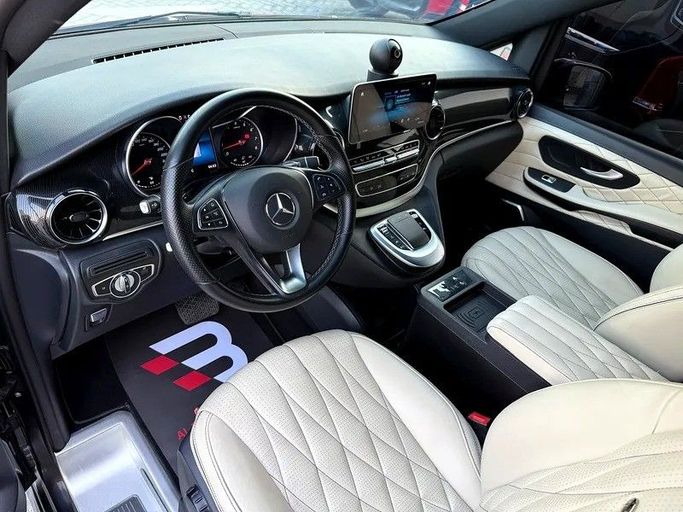 Used Mercedes-Benz V-Class 250 III (W447) Facelift, 2.0 l, 2022 in Abu Dhabi by Al Bayan Motors, Black color. GCC Specs | AUTO.AE